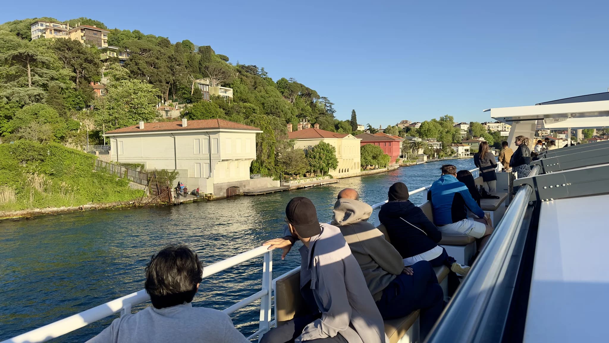 Crociera diurna sul Bosforo con bevande analcoliche