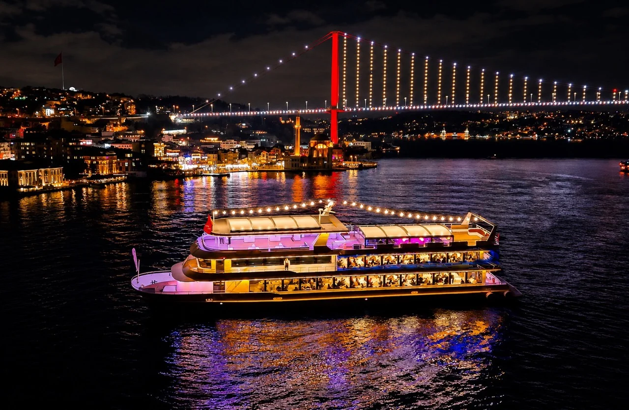 Expériences de Croisière Dîner sur le Bosphorus