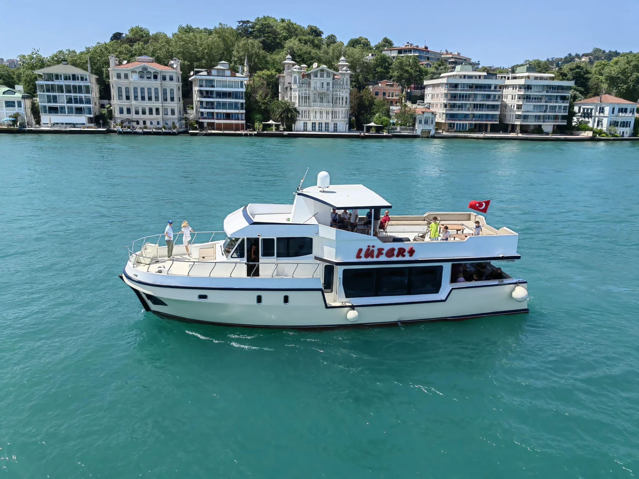 İstanbul: Bosphorus Small-Group Daytime Sightseeing Cruise & Audio Guide w/Snack - Istanbul experience